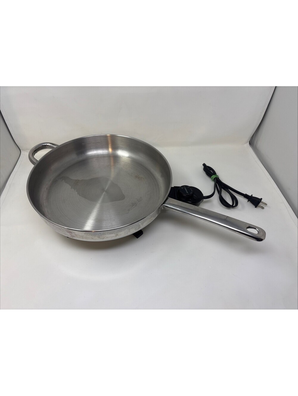Farberware  Dome Lid Electric Skillet  12" with Heat Control *No lid* FSS330A